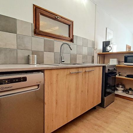 Mazet En Provence Pour 4, Piscine Chauffee Privee, Jardin Clos Prive, Barbecue, Chiens Admis Sainte-Jalle Luaran gambar